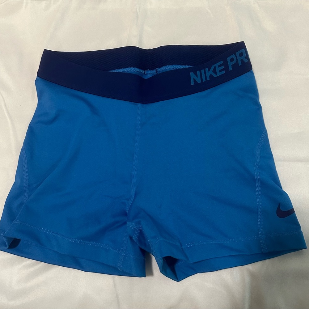 Nike pro short medium